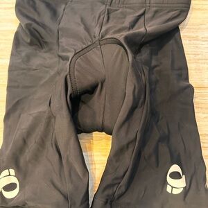 Men’s Pearl Izumi Black Cycling Shorts
Size L